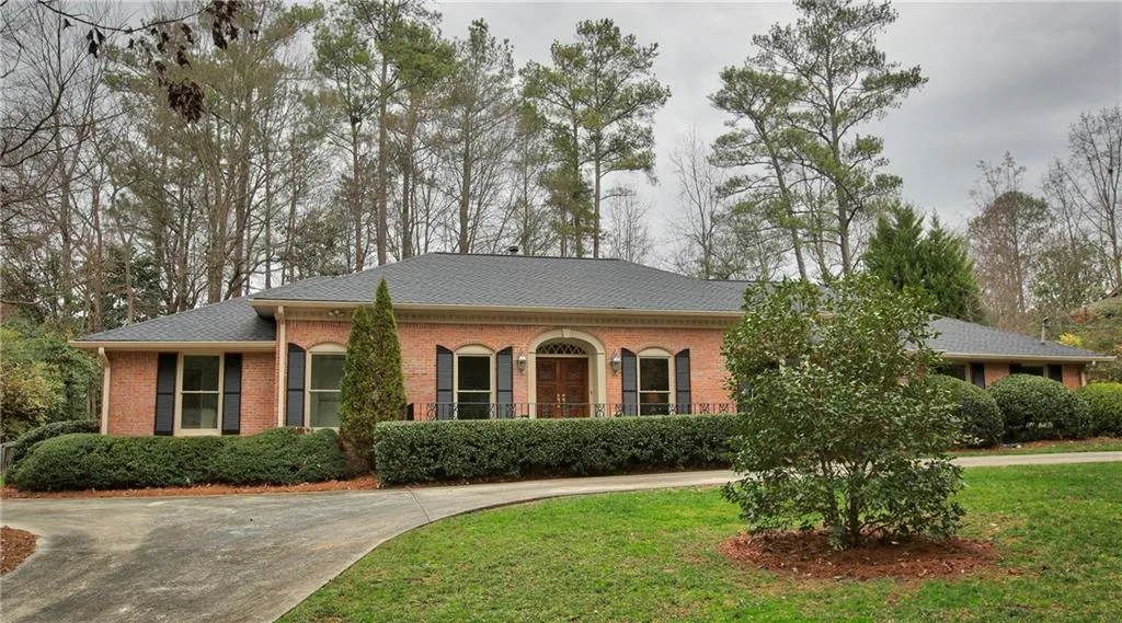 505 Riverhill Drive, Sandy Springs, Georgia 30328, 4 Bedrooms Bedrooms, ,3 BathroomsBathrooms,Residential,Sold,505 Riverhill Drive,5819149