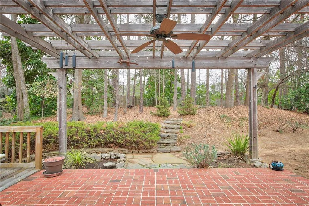 505 Riverhill Drive, Sandy Springs, Georgia 30328, 4 Bedrooms Bedrooms, ,3 BathroomsBathrooms,Residential,Sold,505 Riverhill Drive,5819149