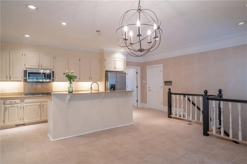 145 Barnard Place, Sandy Springs, Georgia 30328, 5 Bedrooms Bedrooms, ,4 BathroomsBathrooms,Residential,Sold,145 Barnard Place,6655870