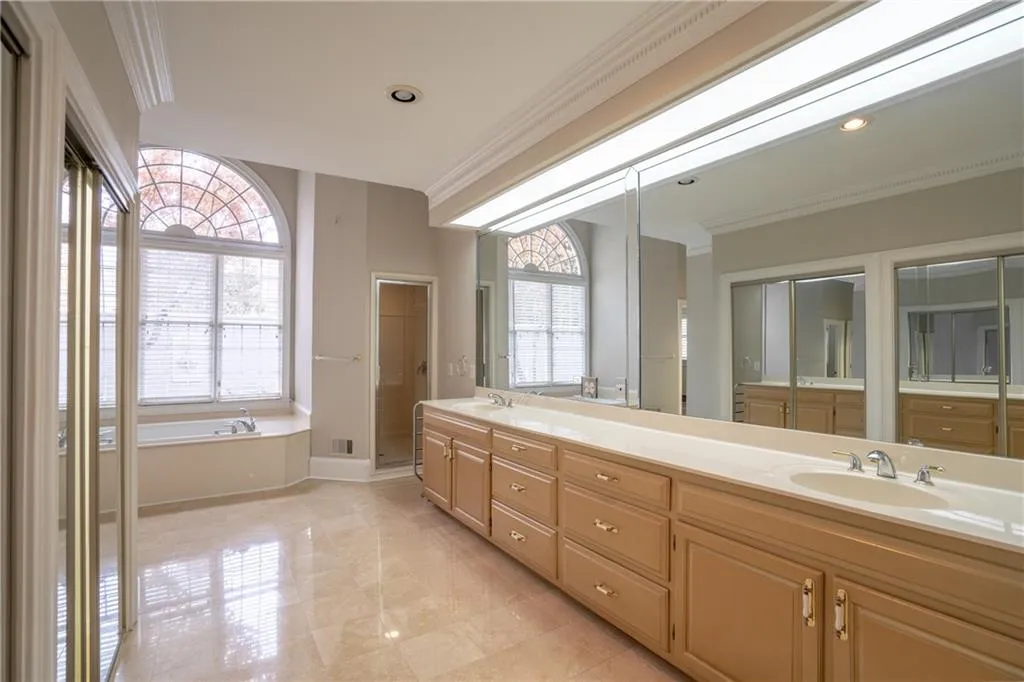 145 Barnard Place, Sandy Springs, Georgia 30328, 5 Bedrooms Bedrooms, ,4 BathroomsBathrooms,Residential,Sold,145 Barnard Place,6655870