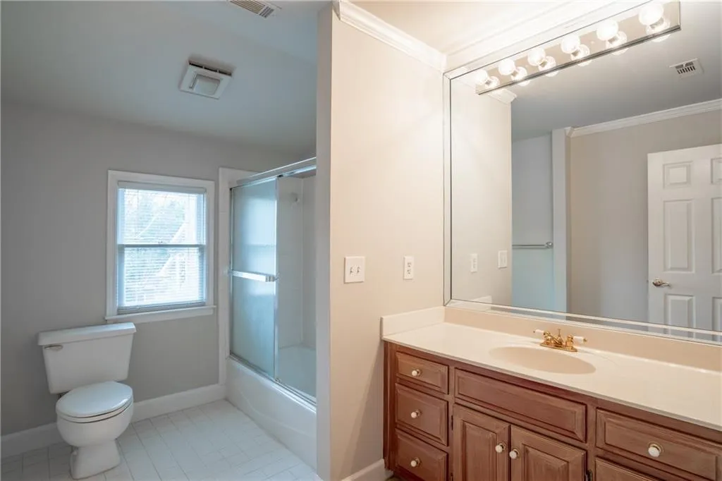 145 Barnard Place, Sandy Springs, Georgia 30328, 5 Bedrooms Bedrooms, ,4 BathroomsBathrooms,Residential,Sold,145 Barnard Place,6655870