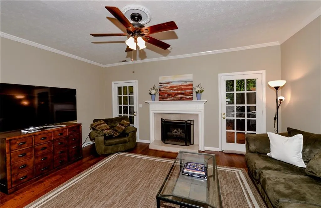 5410 Chemin De Vie, Sandy Springs, Georgia 30342, 2 Bedrooms Bedrooms, ,2 BathroomsBathrooms,Residential,Sold,5410 Chemin De Vie,6052669