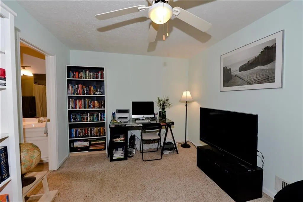 5410 Chemin De Vie, Sandy Springs, Georgia 30342, 2 Bedrooms Bedrooms, ,2 BathroomsBathrooms,Residential,Sold,5410 Chemin De Vie,6052669