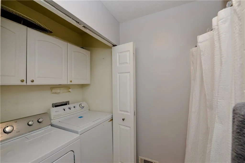 5410 Chemin De Vie, Sandy Springs, Georgia 30342, 2 Bedrooms Bedrooms, ,2 BathroomsBathrooms,Residential,Sold,5410 Chemin De Vie,6052669