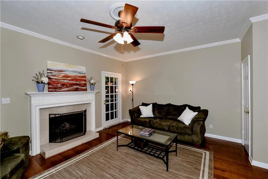 5410 Chemin De Vie, Sandy Springs, Georgia 30342, 2 Bedrooms Bedrooms, ,2 BathroomsBathrooms,Residential,Sold,5410 Chemin De Vie,6052669