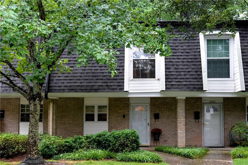 5410 Chemin De Vie, Sandy Springs, Georgia 30342, 2 Bedrooms Bedrooms, ,2 BathroomsBathrooms,Residential,Sold,5410 Chemin De Vie,6052669