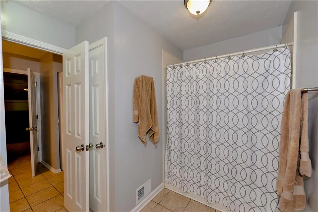 5410 Chemin De Vie, Sandy Springs, Georgia 30342, 2 Bedrooms Bedrooms, ,2 BathroomsBathrooms,Residential,Sold,5410 Chemin De Vie,6052669