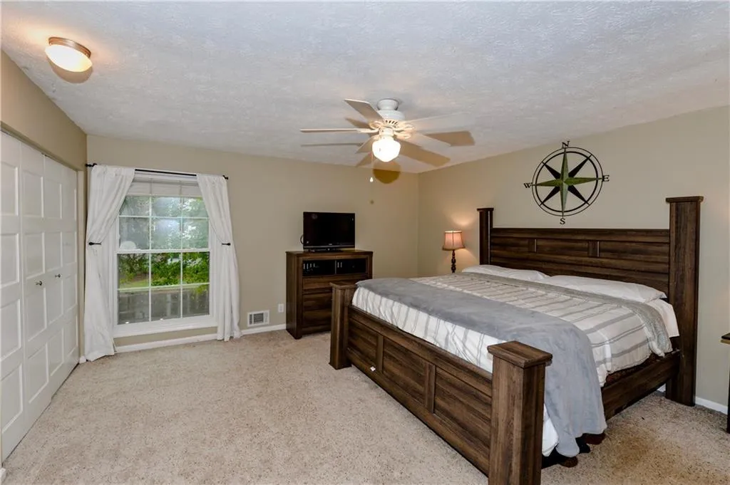 5410 Chemin De Vie, Sandy Springs, Georgia 30342, 2 Bedrooms Bedrooms, ,2 BathroomsBathrooms,Residential,Sold,5410 Chemin De Vie,6052669