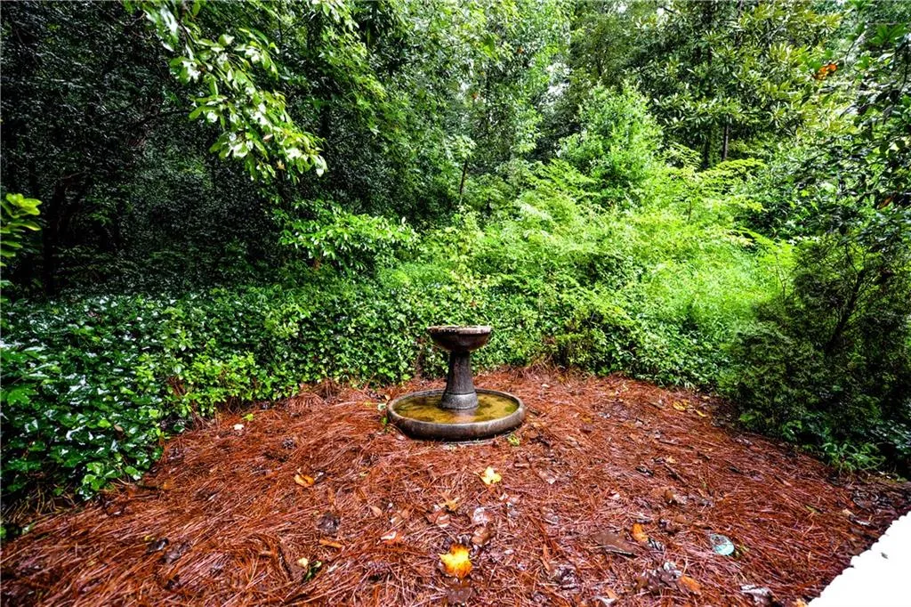 5410 Chemin De Vie, Sandy Springs, Georgia 30342, 2 Bedrooms Bedrooms, ,2 BathroomsBathrooms,Residential,Sold,5410 Chemin De Vie,6052669