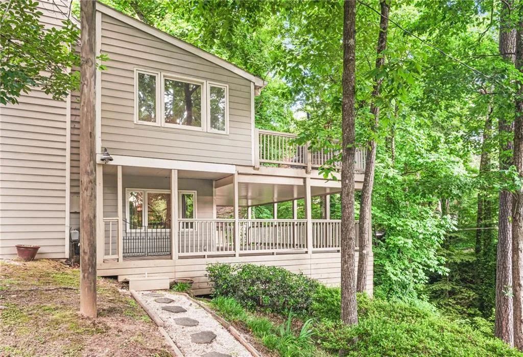 1265 Old Woodbine Road, Atlanta, Georgia 30319, 4 Bedrooms Bedrooms, ,3 BathroomsBathrooms,Residential,Sold,1265 Old Woodbine Road,6556326