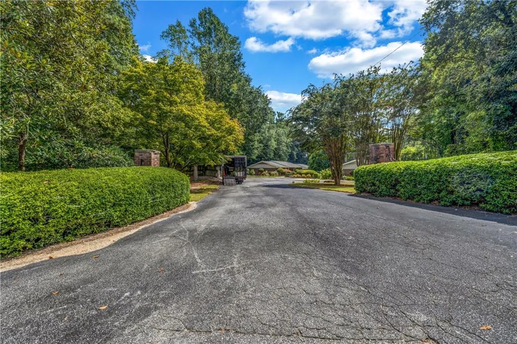 2941 Caldwell Road Ne Unit B1, Brookhaven, Georgia 30319, 2 Bedrooms Bedrooms, ,1 BathroomBathrooms,Residential,For Sale,2941 Caldwell Road Ne Unit B1,7642986