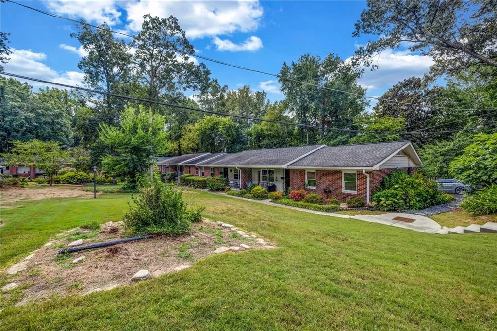 2941 Caldwell Road Ne Unit B1, Brookhaven, Georgia 30319, 2 Bedrooms Bedrooms, ,1 BathroomBathrooms,Residential,For Sale,2941 Caldwell Road Ne Unit B1,7642986