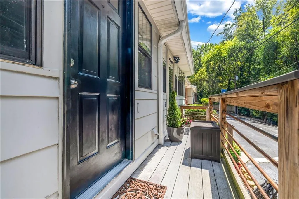 2941 Caldwell Road Ne Unit B1, Brookhaven, Georgia 30319, 2 Bedrooms Bedrooms, ,1 BathroomBathrooms,Residential,For Sale,2941 Caldwell Road Ne Unit B1,7642986