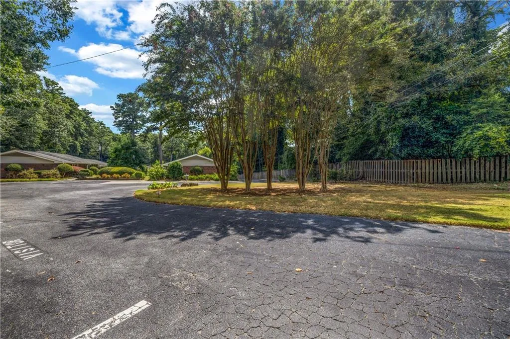 2941 Caldwell Road Ne Unit B1, Brookhaven, Georgia 30319, 2 Bedrooms Bedrooms, ,1 BathroomBathrooms,Residential,For Sale,2941 Caldwell Road Ne Unit B1,7642986