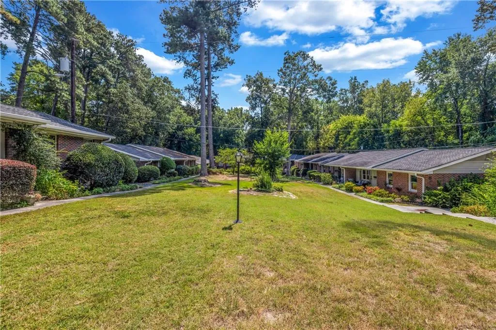 2941 Caldwell Road Ne Unit B1, Brookhaven, Georgia 30319, 2 Bedrooms Bedrooms, ,1 BathroomBathrooms,Residential,For Sale,2941 Caldwell Road Ne Unit B1,7642986