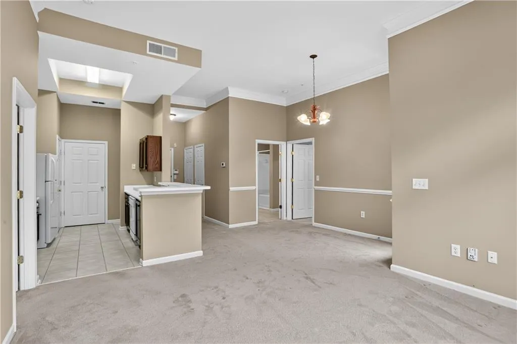 2700 Pine Tree Road N Unit 1318, Atlanta, Georgia 30324, 2 Bedrooms Bedrooms, ,2 BathroomsBathrooms,Residential,For Sale,2700 Pine Tree Road N Unit 1318,7626512