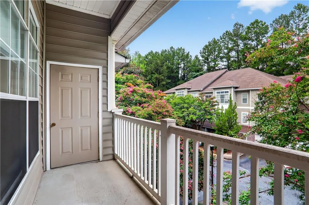 2700 Pine Tree Road N Unit 1318, Atlanta, Georgia 30324, 2 Bedrooms Bedrooms, ,2 BathroomsBathrooms,Residential,For Sale,2700 Pine Tree Road N Unit 1318,7626512