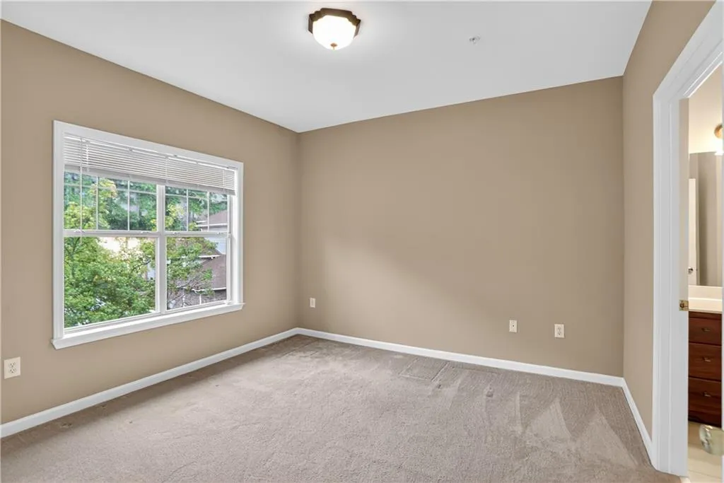 2700 Pine Tree Road N Unit 1318, Atlanta, Georgia 30324, 2 Bedrooms Bedrooms, ,2 BathroomsBathrooms,Residential,For Sale,2700 Pine Tree Road N Unit 1318,7626512