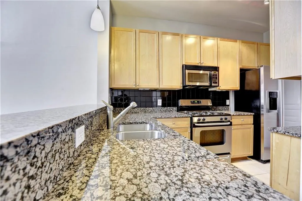 799 Hammond Drive Unit 415, Atlanta, Georgia 30328, 2 Bedrooms Bedrooms, ,2 BathroomsBathrooms,Residential,Sold,799 Hammond Drive Unit 415,5709142
