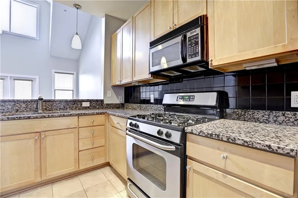 799 Hammond Drive Unit 415, Atlanta, Georgia 30328, 2 Bedrooms Bedrooms, ,2 BathroomsBathrooms,Residential,Sold,799 Hammond Drive Unit 415,5709142