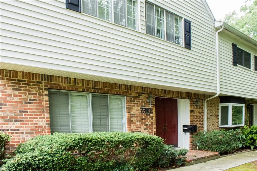 7310 Cardigan Circle, Atlanta, Georgia 30328, 3 Bedrooms Bedrooms, ,2 BathroomsBathrooms,Residential,Sold,7310 Cardigan Circle,5737197