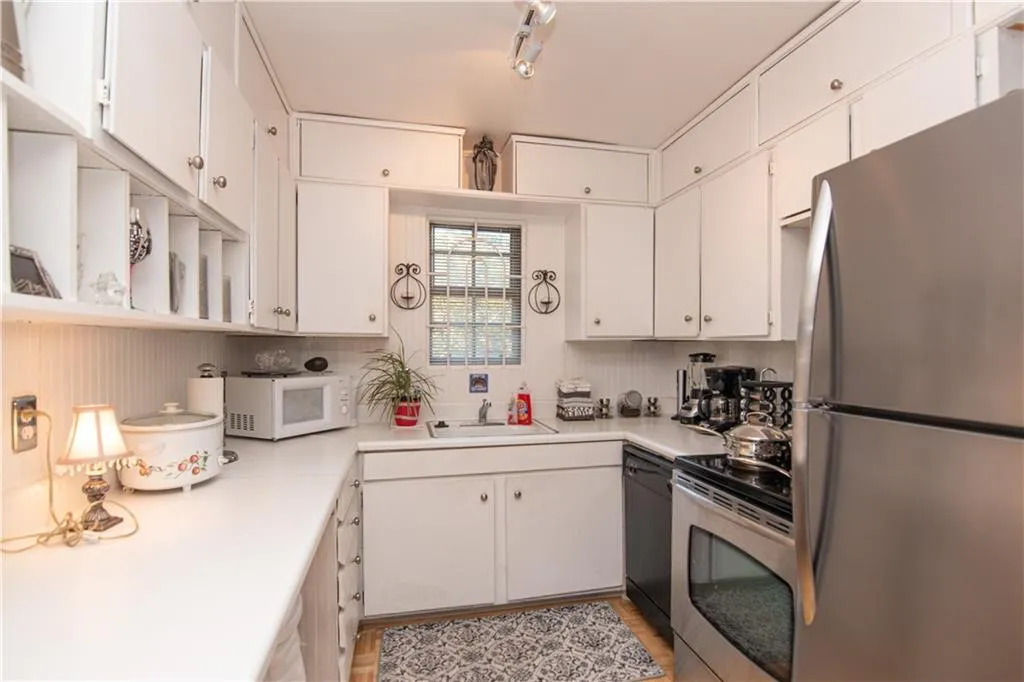 5656 Kingsport Drive Unit 6, Sandy Springs, Georgia 30342, 2 Bedrooms Bedrooms, ,1 BathroomBathrooms,Residential,Sold,5656 Kingsport Drive Unit 6,6634213