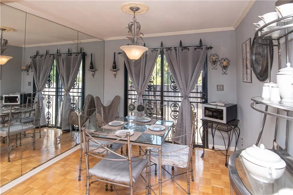 5656 Kingsport Drive Unit 6, Sandy Springs, Georgia 30342, 2 Bedrooms Bedrooms, ,1 BathroomBathrooms,Residential,Sold,5656 Kingsport Drive Unit 6,6634213