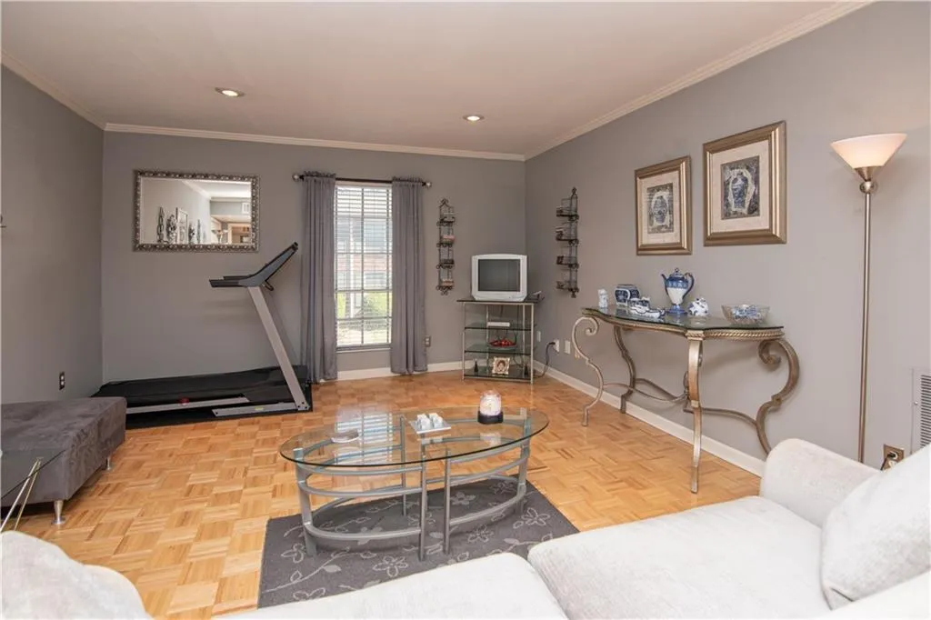 5656 Kingsport Drive Unit 6, Sandy Springs, Georgia 30342, 2 Bedrooms Bedrooms, ,1 BathroomBathrooms,Residential,Sold,5656 Kingsport Drive Unit 6,6634213