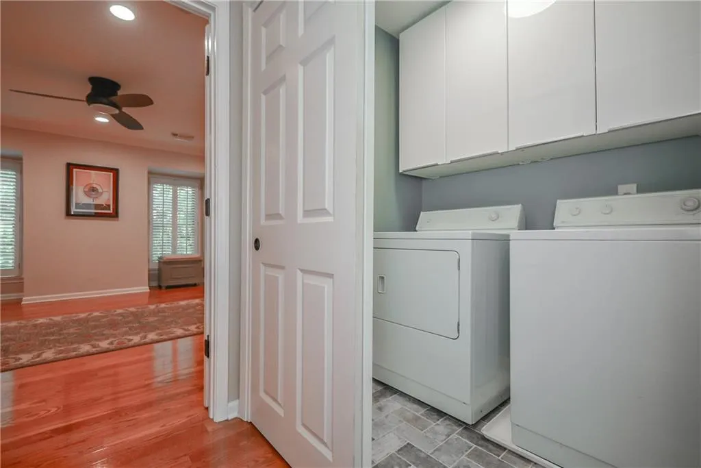 203 The South Chace, Sandy Springs, Georgia 30328, 3 Bedrooms Bedrooms, ,2 BathroomsBathrooms,Residential,Sold,203 The South Chace,6609930