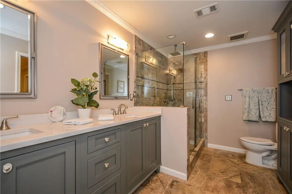 203 The South Chace, Sandy Springs, Georgia 30328, 3 Bedrooms Bedrooms, ,2 BathroomsBathrooms,Residential,Sold,203 The South Chace,6609930