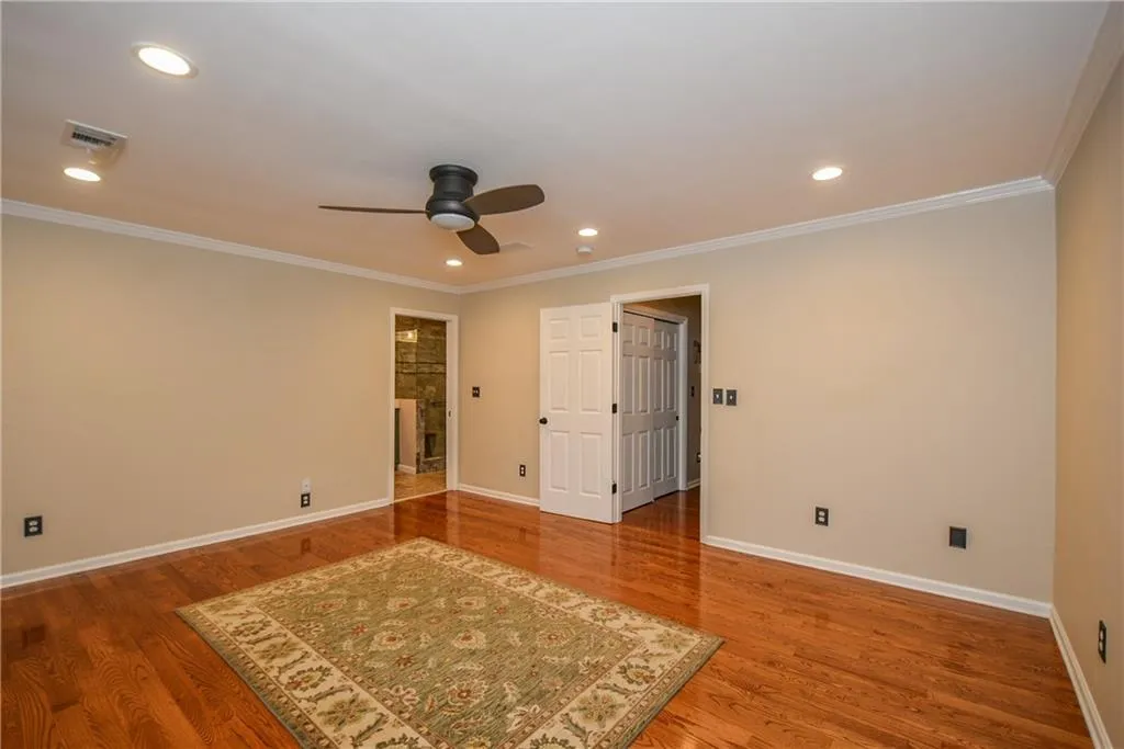 203 The South Chace, Sandy Springs, Georgia 30328, 3 Bedrooms Bedrooms, ,2 BathroomsBathrooms,Residential,Sold,203 The South Chace,6609930