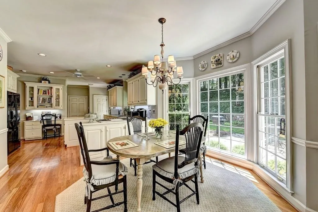 9080 Huntcliff Trace, Sandy Springs, Georgia 30350, 4 Bedrooms Bedrooms, ,4 BathroomsBathrooms,Residential,Sold,9080 Huntcliff Trace,6556023