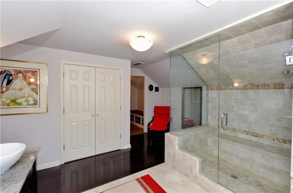 200 Hunters Trace Lane, Sandy Springs, Georgia 30328, 5 Bedrooms Bedrooms, ,3 BathroomsBathrooms,Residential,Sold,200 Hunters Trace Lane,5980345