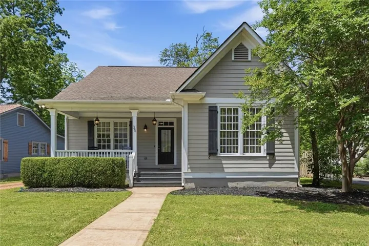 35 Etowah Drive. Steps to Cartersville