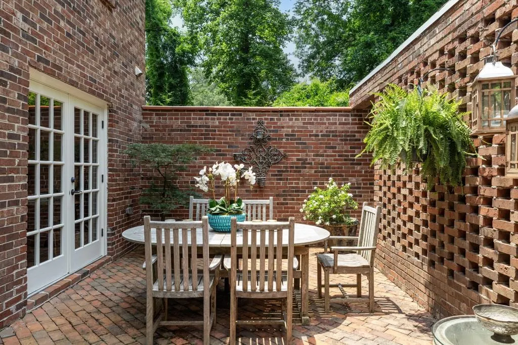 3050 Margaret Mitchell Drive Unit 50, Atlanta, Georgia 30327, 3 Bedrooms Bedrooms, ,2 BathroomsBathrooms,Residential,For Sale,3050 Margaret Mitchell Drive Unit 50,7634690