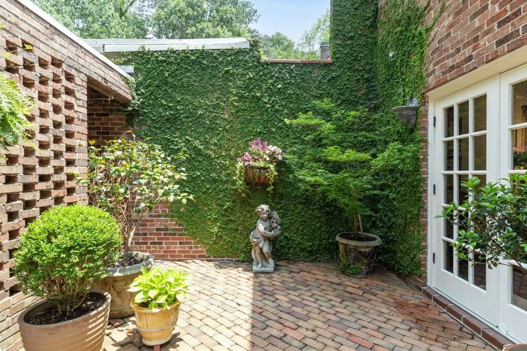 3050 Margaret Mitchell Drive Unit 50, Atlanta, Georgia 30327, 3 Bedrooms Bedrooms, ,2 BathroomsBathrooms,Residential,For Sale,3050 Margaret Mitchell Drive Unit 50,7634690