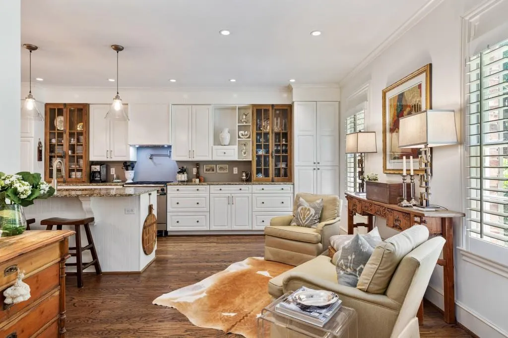 3050 Margaret Mitchell Drive Unit 50, Atlanta, Georgia 30327, 3 Bedrooms Bedrooms, ,2 BathroomsBathrooms,Residential,For Sale,3050 Margaret Mitchell Drive Unit 50,7634690