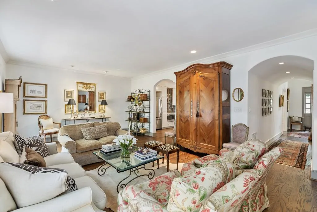 3050 Margaret Mitchell Drive Unit 50, Atlanta, Georgia 30327, 3 Bedrooms Bedrooms, ,2 BathroomsBathrooms,Residential,For Sale,3050 Margaret Mitchell Drive Unit 50,7634690