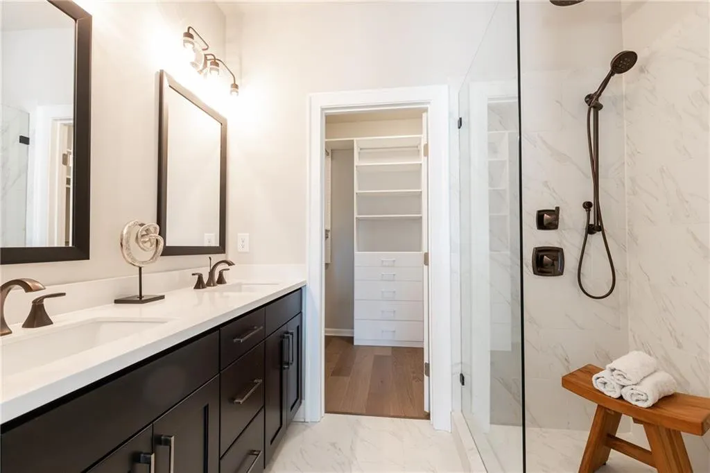 4259 Deming Circle, Sandy Springs, Georgia 30342, 2 Bedrooms Bedrooms, ,3 BathroomsBathrooms,Residential,Sold,4259 Deming Circle,6764757