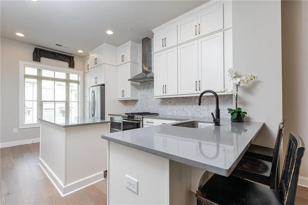 4259 Deming Circle, Sandy Springs, Georgia 30342, 2 Bedrooms Bedrooms, ,3 BathroomsBathrooms,Residential,Sold,4259 Deming Circle,6764757