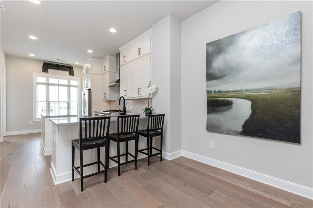 4259 Deming Circle, Sandy Springs, Georgia 30342, 2 Bedrooms Bedrooms, ,3 BathroomsBathrooms,Residential,Sold,4259 Deming Circle,6764757