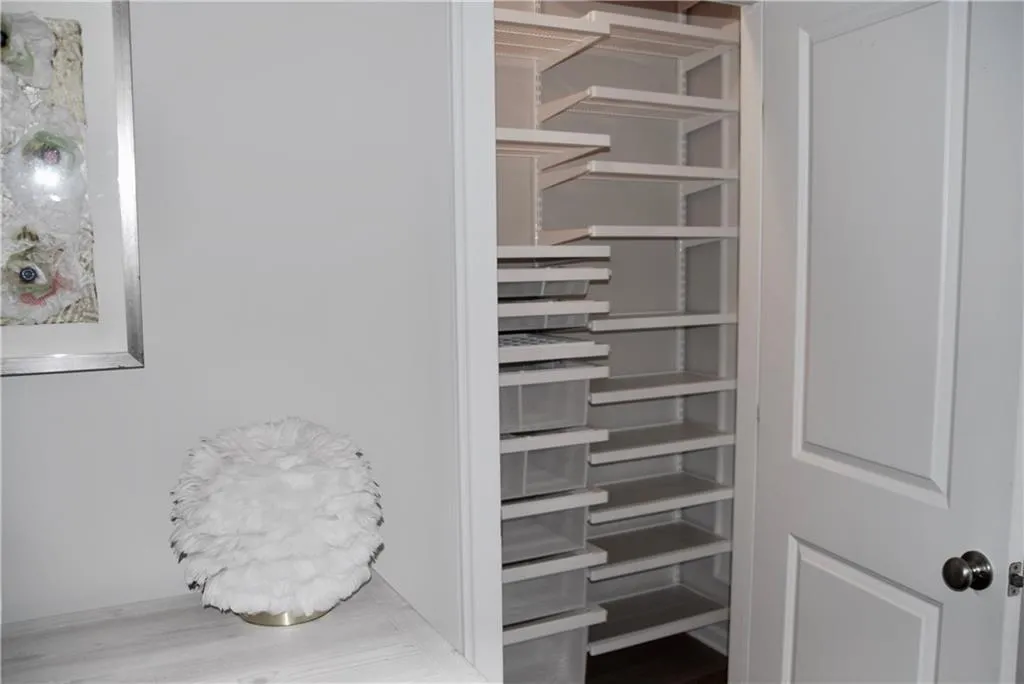 4259 Deming Circle, Sandy Springs, Georgia 30342, 2 Bedrooms Bedrooms, ,3 BathroomsBathrooms,Residential,Sold,4259 Deming Circle,6764757