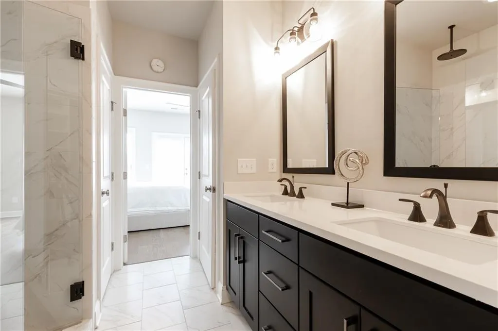 4259 Deming Circle, Sandy Springs, Georgia 30342, 2 Bedrooms Bedrooms, ,3 BathroomsBathrooms,Residential,Sold,4259 Deming Circle,6764757