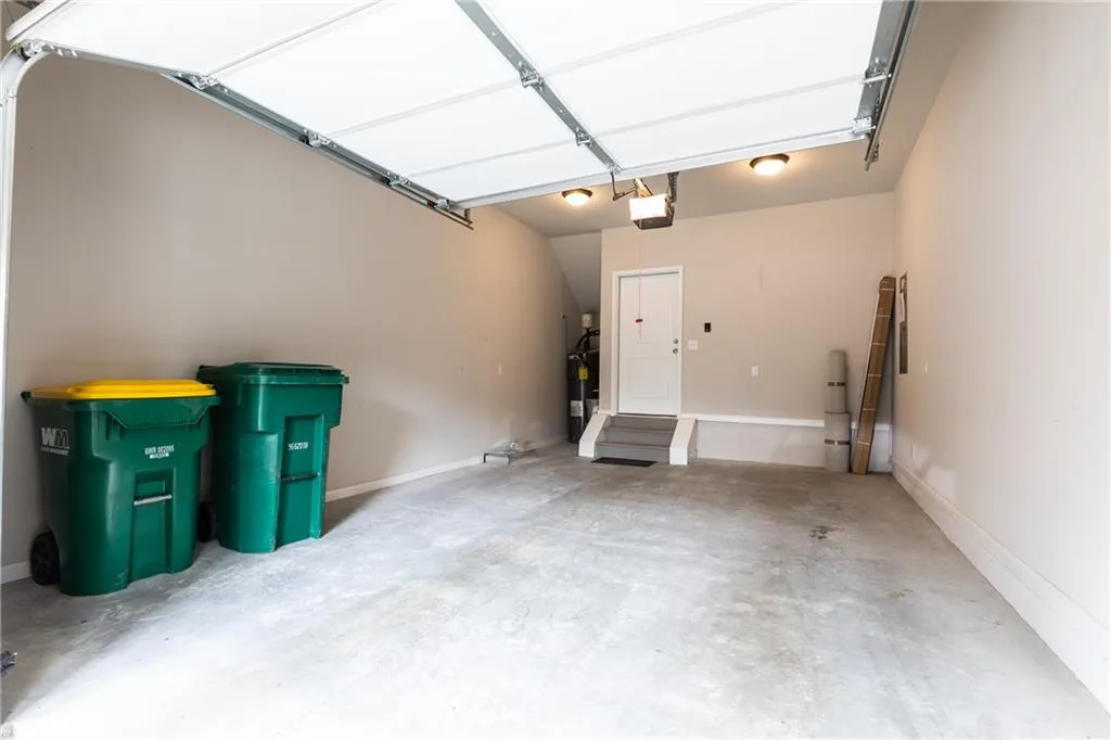 4259 Deming Circle, Sandy Springs, Georgia 30342, 2 Bedrooms Bedrooms, ,3 BathroomsBathrooms,Residential,Sold,4259 Deming Circle,6764757