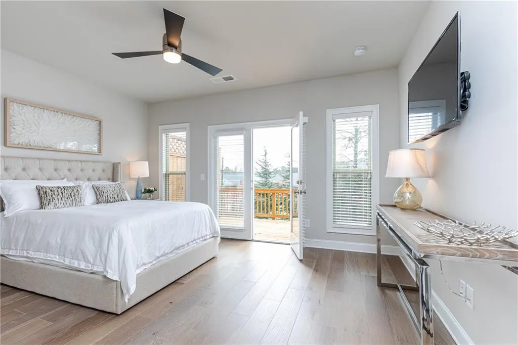 4259 Deming Circle, Sandy Springs, Georgia 30342, 2 Bedrooms Bedrooms, ,3 BathroomsBathrooms,Residential,Sold,4259 Deming Circle,6764757