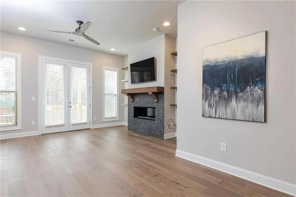 4259 Deming Circle, Sandy Springs, Georgia 30342, 2 Bedrooms Bedrooms, ,3 BathroomsBathrooms,Residential,Sold,4259 Deming Circle,6764757