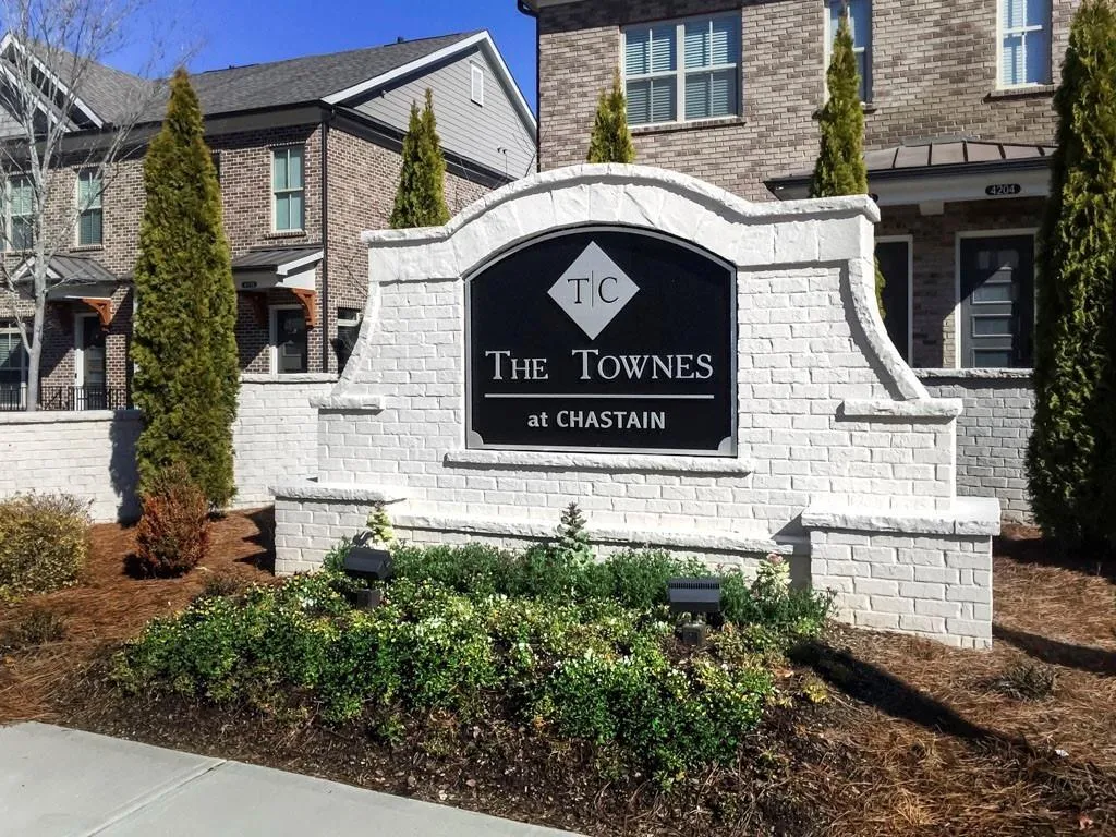 4259 Deming Circle, Sandy Springs, Georgia 30342, 2 Bedrooms Bedrooms, ,3 BathroomsBathrooms,Residential,Sold,4259 Deming Circle,6764757