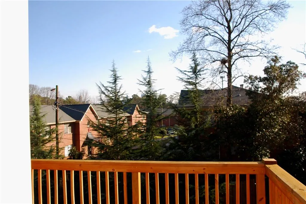 4259 Deming Circle, Sandy Springs, Georgia 30342, 2 Bedrooms Bedrooms, ,3 BathroomsBathrooms,Residential,Sold,4259 Deming Circle,6764757