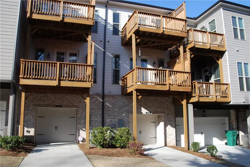 4259 Deming Circle, Sandy Springs, Georgia 30342, 2 Bedrooms Bedrooms, ,3 BathroomsBathrooms,Residential,Sold,4259 Deming Circle,6764757