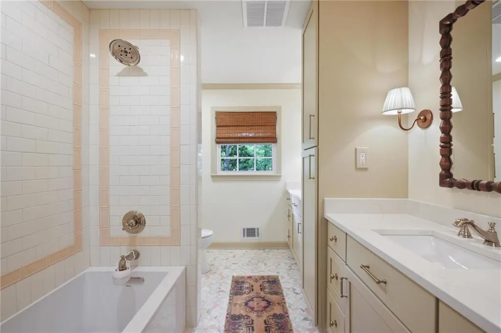 345 Franklin Road, Atlanta, Georgia 30342, 4 Bedrooms Bedrooms, ,3 BathroomsBathrooms,Residential,For Sale,345 Franklin Road,7764196